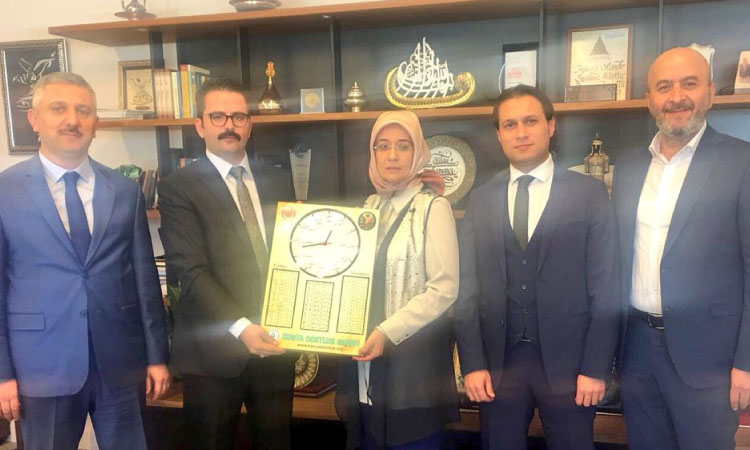 DERNEK YÖNETİMİMİZDEN AV.GÜLAY SAMANCI BEY'E ZİYARET
